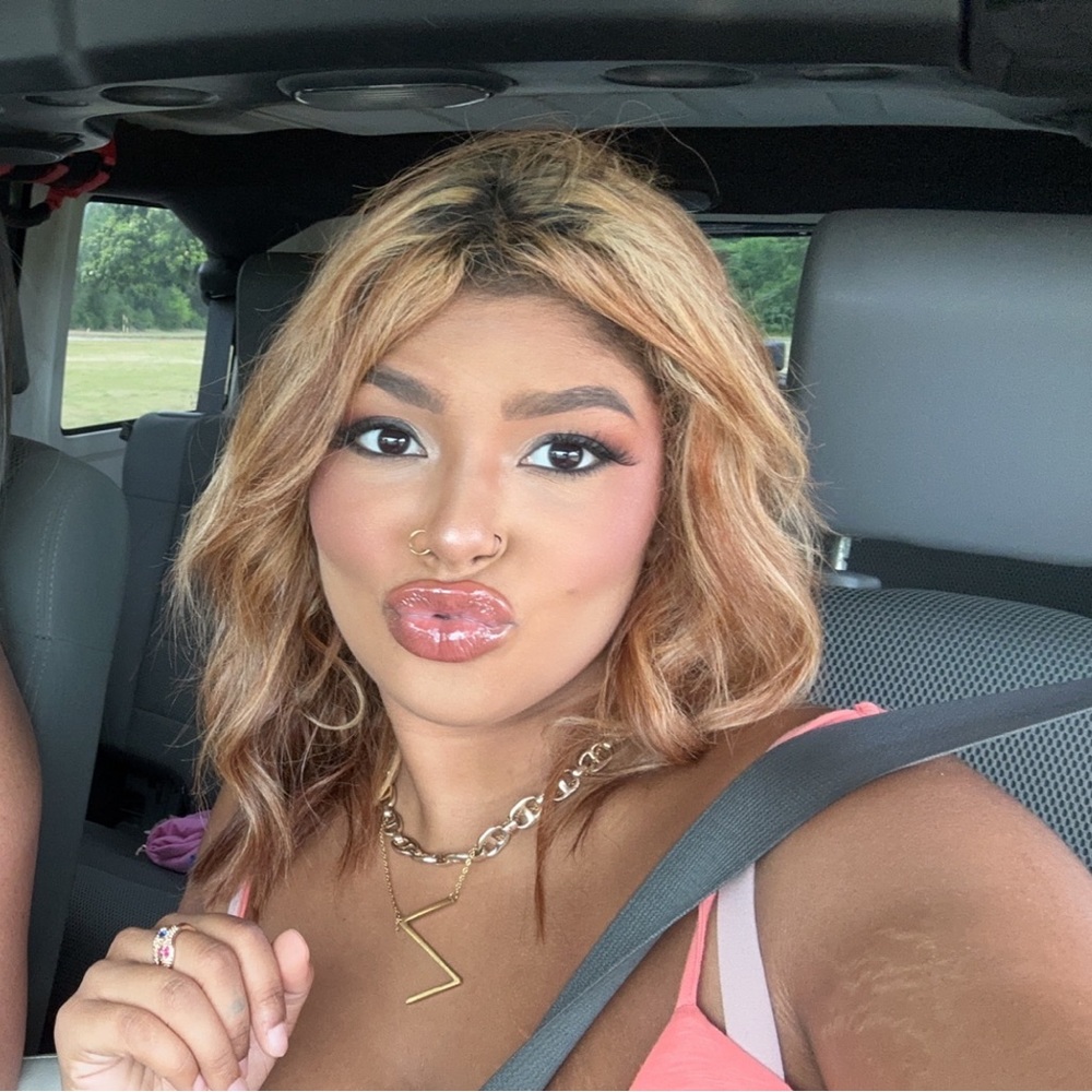 Meet your Posher, Zoie